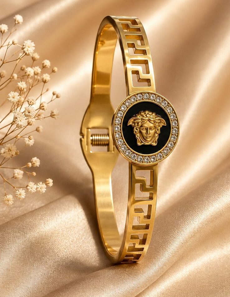 Classical Medallion Bangle · Gold Halo