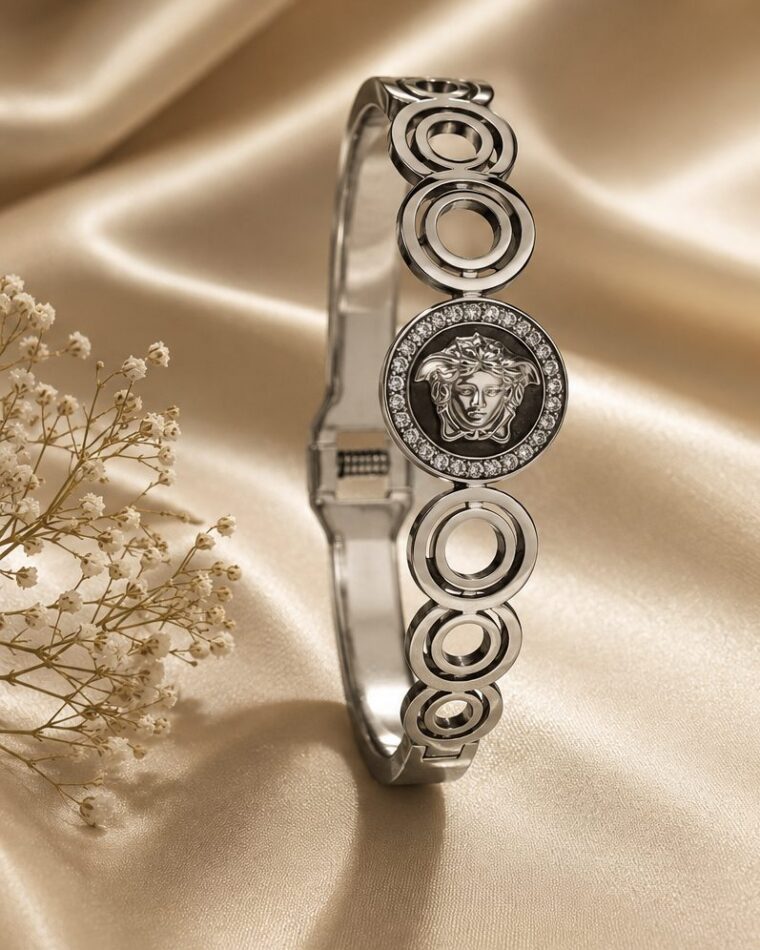 Classical Medallion Bangle · Silver
