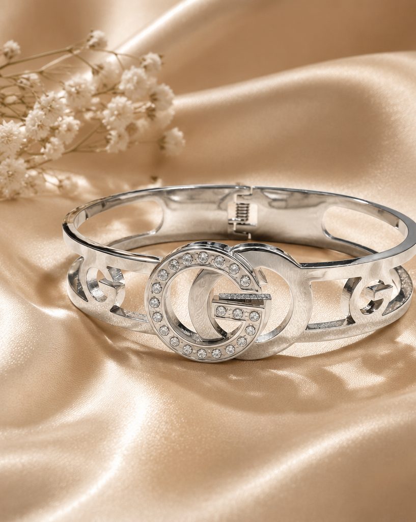 Interlocking Ring Bangle · Silver