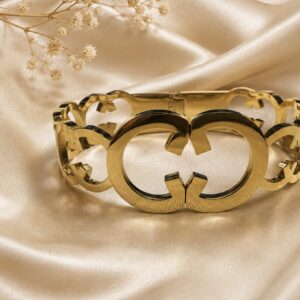 Interlocking Ring Bangle · Gold