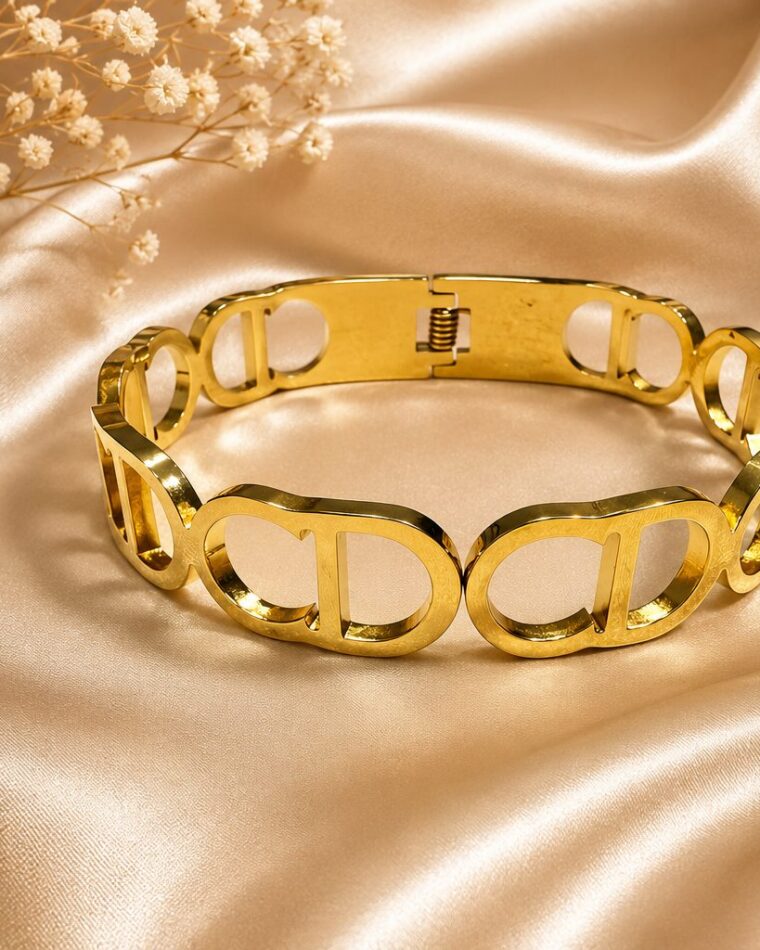Oval Link Bangle