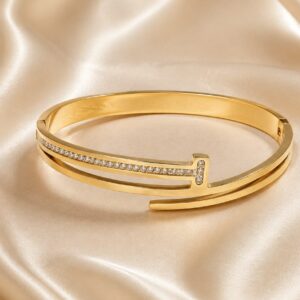 Interlocking Ring Statement Bangle