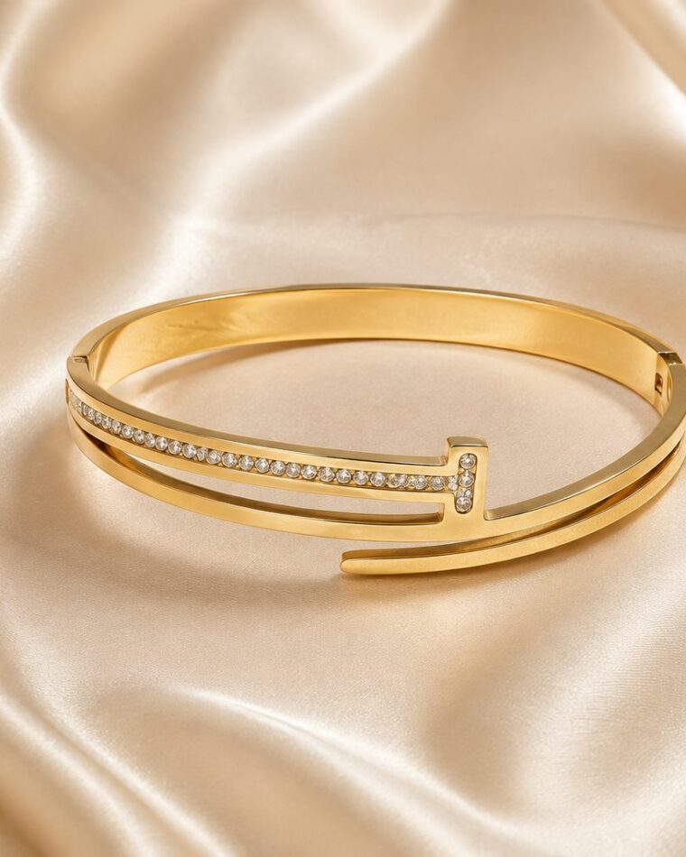 Interlocking Ring Statement Bangle