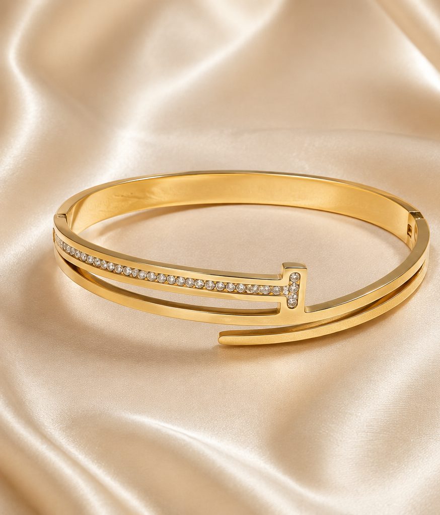Interlocking Ring Statement Bangle