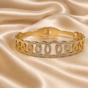Screw Motif Bangle