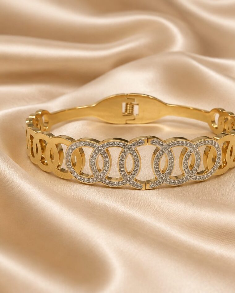 Screw Motif Bangle