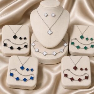 Four-Point Clover Set