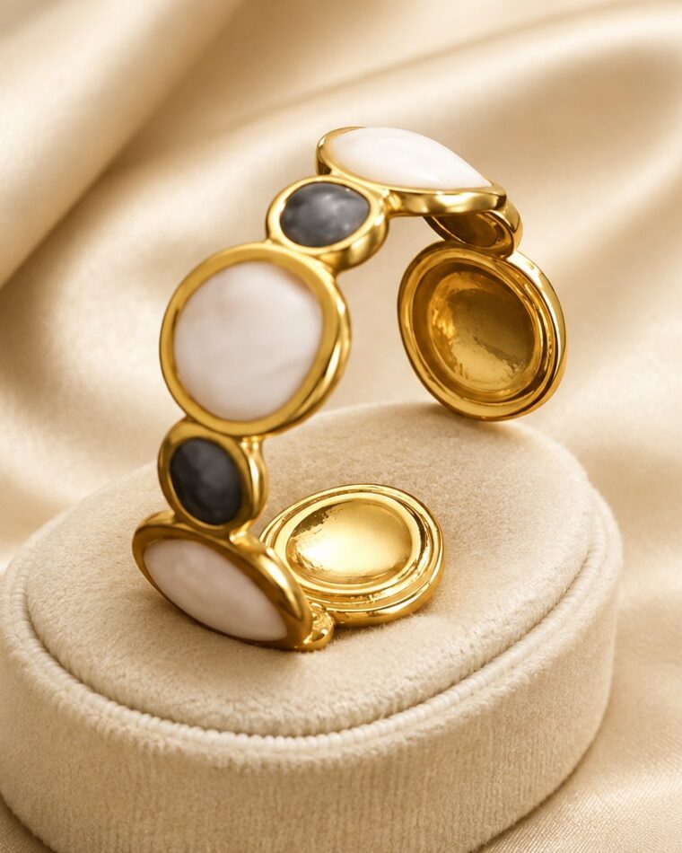 Black & White Drip Glaze Ring