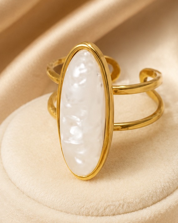Oval Pearl Ring